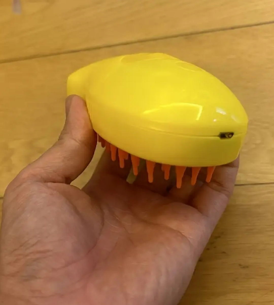 Peine para eliminar pelo flotante en gatos